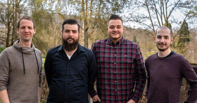 Foto_Unvergessen-Gruenderteam_vlnr_Max-Jakob_Henrik-Bergmann_Felix-Wenzel_Philip-Pelgen_Fotograf-Max-Jakob